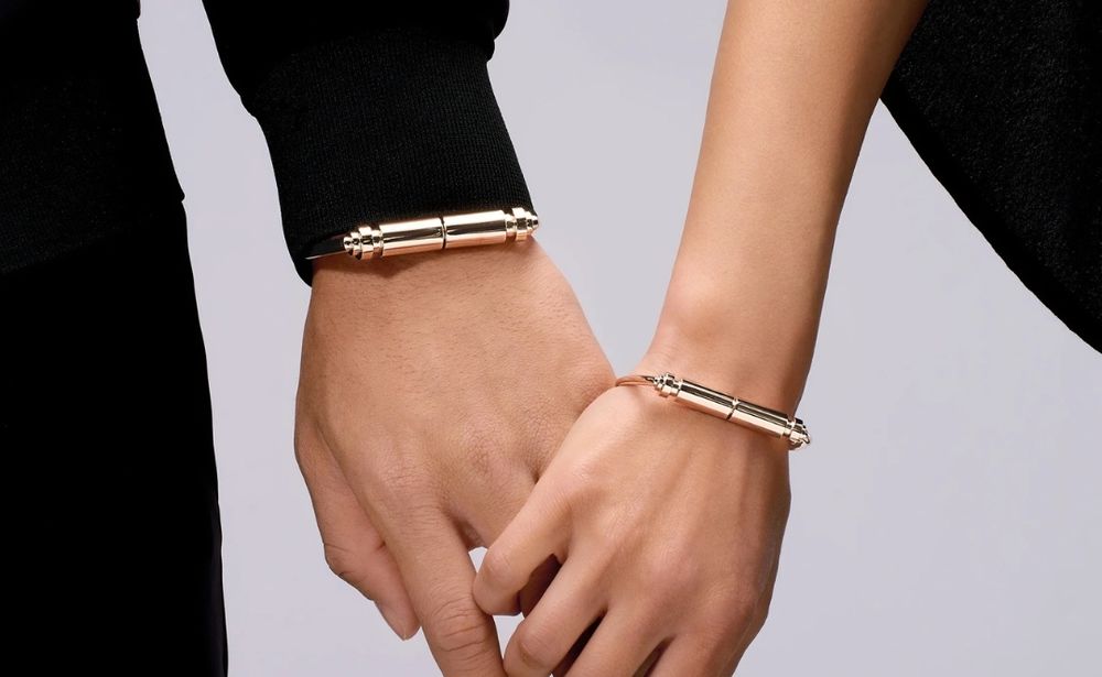 The Uni in 18K gold on the left and The Dainty in 18K gold on the right